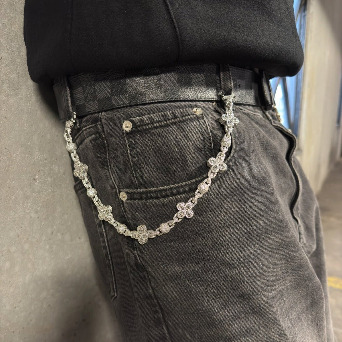 Clover Crystal Wallet Chain - ShopLorca