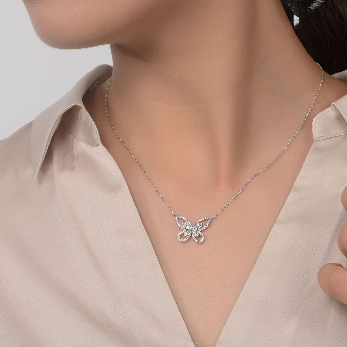 Dainty Butterfly Necklace - ShopLorca