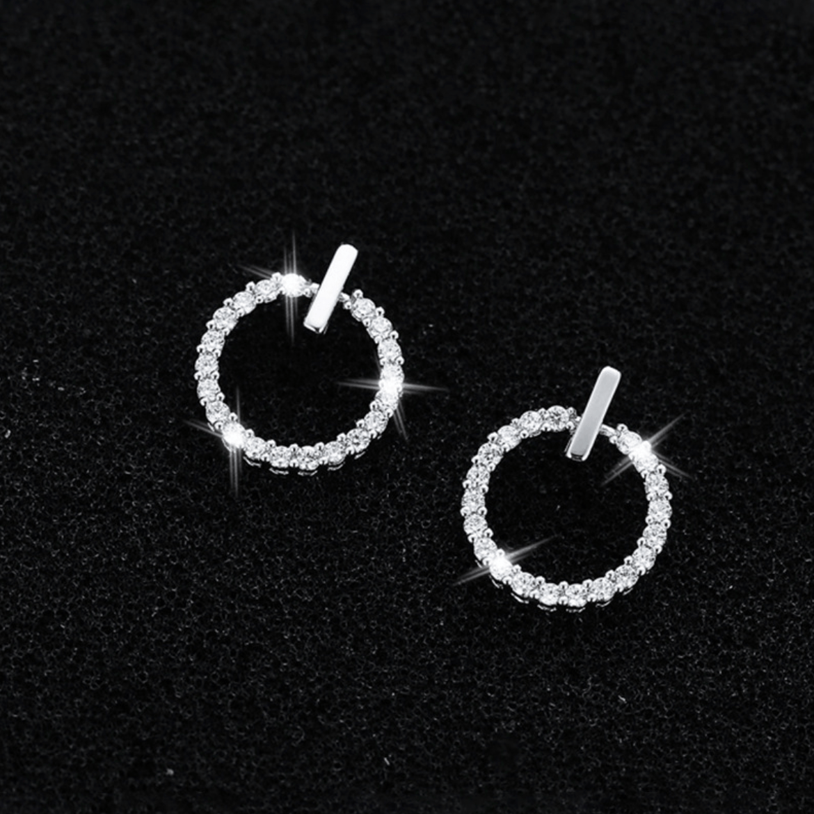 Sparkling Open Circle Stud Earrings - ShopLorca