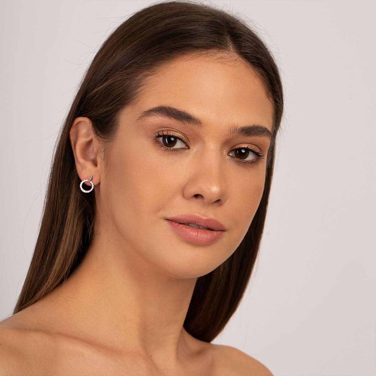 Sparkling Open Circle Stud Earrings - ShopLorca