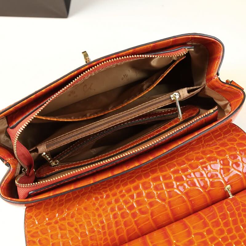 Versatile Atmospheric Shoulder Bag - ShopLorca